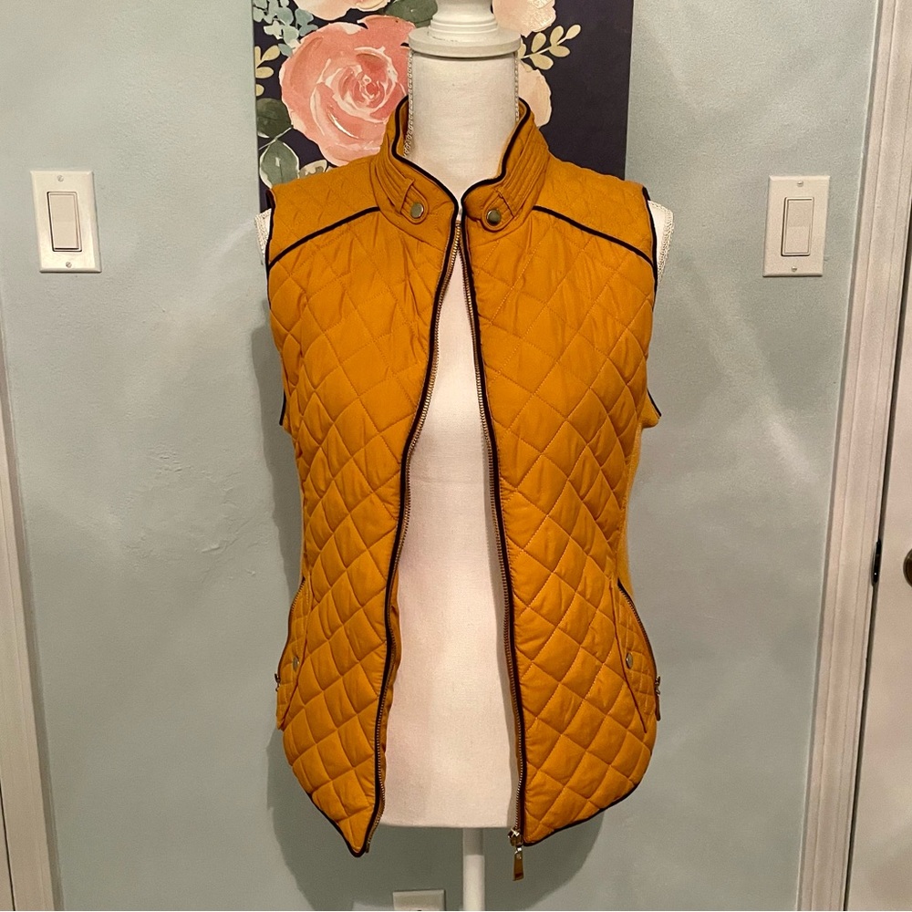 🌷Beautiful Deep Yellow Warm Vest
